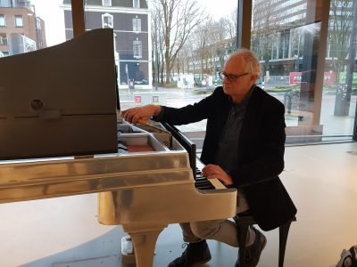 Pieter Verhulst stemt Rippen aluminiumvleugel